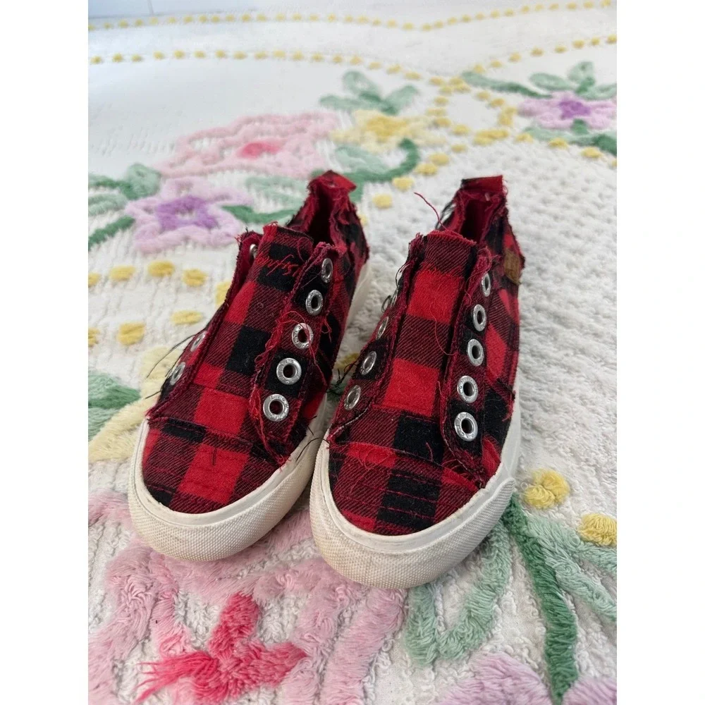 Blowfish Malibu Kids Red Black Plaid Slip On Sneakers Size 12